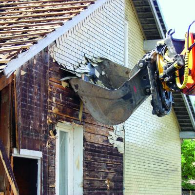 Rückbau Asbestzement Schindeln mit Bagger, Suva